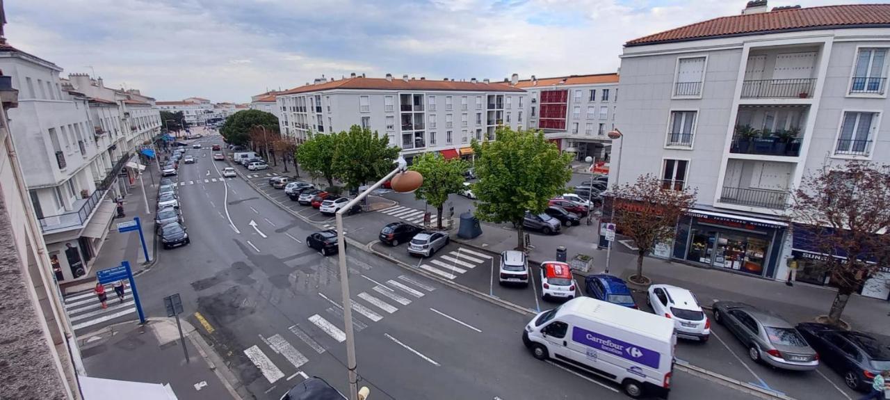 "Le Globetrotter" Royan Centre, Parking Prive Exterior foto